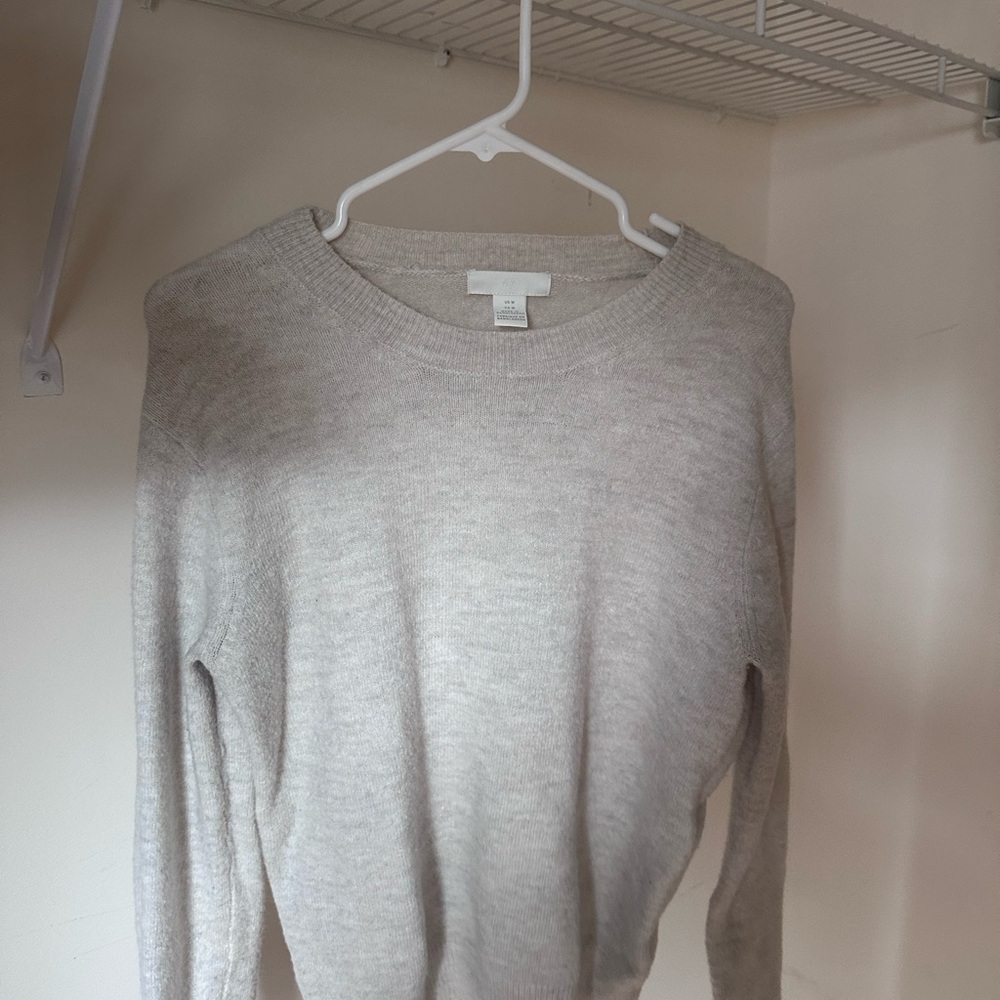 H&M Light Gray Crewneck Sweater - Women's Classic Knit
